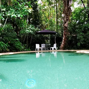 Travellers Paradise Cairns