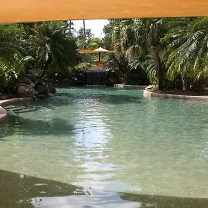 Apartment Golf Course, Cairns