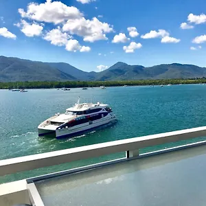 Apartment Waterfront Luxury At Harbourlights, Cairns