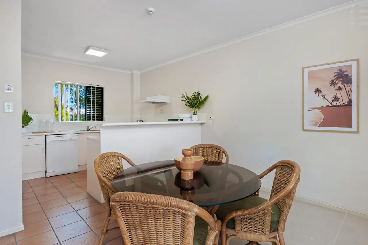 Cairns City Family Apartment - Wifi -Netflix - Pool 0*,